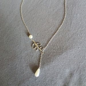 Pearl and leaf necklace wedding simple elegant